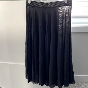 Lululemon dance practice skirt